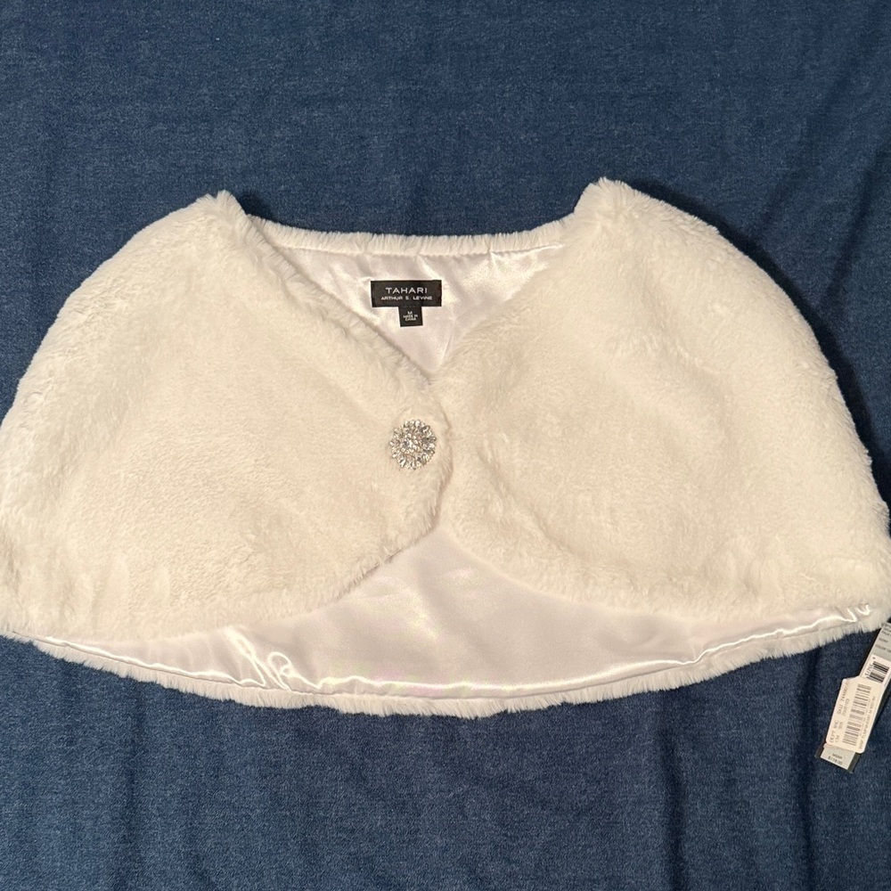 Tahari White Faux Fur Cape